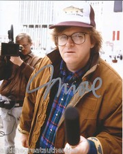 DIRECTOR MICHAEL MOORE SIGNED ROGER & ME 8X10 PHOTO w/COA FAHRENHEIT 9/11