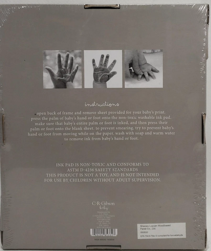 CR Gibson ''Your Little Hands Stole My Heart & Your Little Feet se escapó con él" Foto 4 de 4