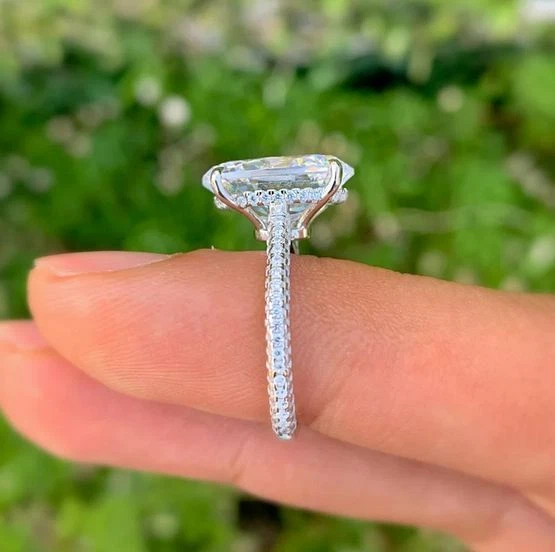 Anello di fidanzamento in argento sterling 925 con diamanti simulati ovali bi... - Immagine 2 di 4