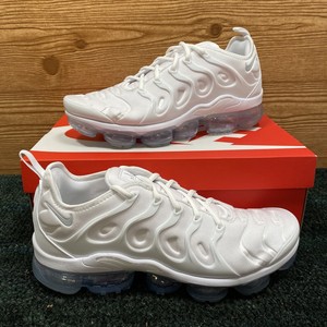 triple white nike vapormax