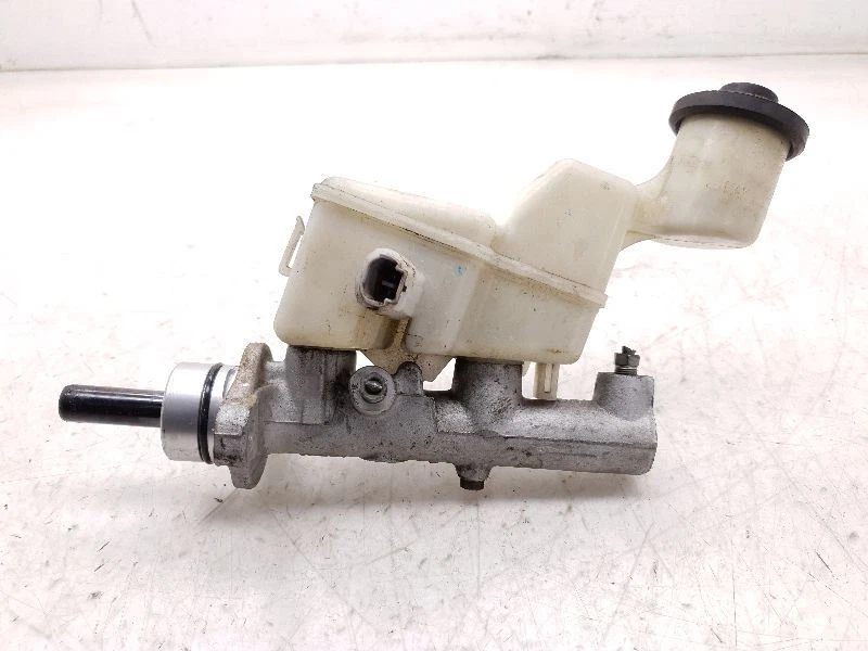 03-08 MONTAJE CILINDRO MAESTRO FRENO TRACCIÓN DELANTERA TOYOTA COROLLA 1.8L  Foto 2 de 4