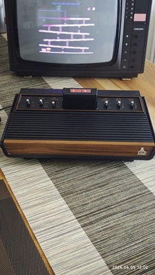 Atari 2600 (CX-2600 P) Ohne Zubehör 