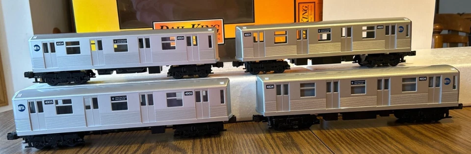 RAILKING MTH 30-2162-1 MTA w/Pronto R-42 4-CAR SUBWAY SET 4824/4825/4904/4905 LN - Image 4 of 4