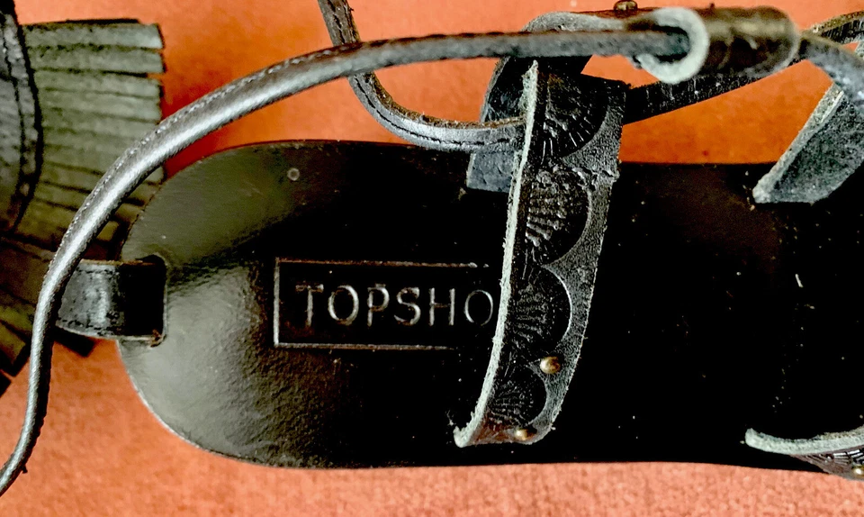 TopShop women's size 8 1/2 Embossed Black Leather  Fringed Sandals NEW - No Box - Image 3 of 4