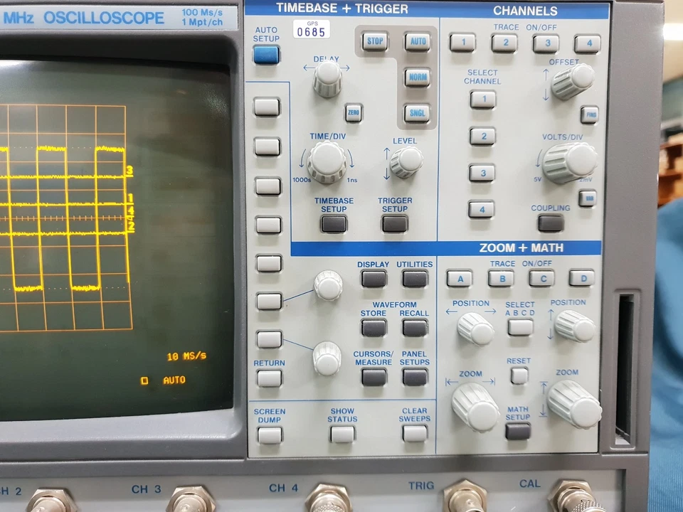 LeCroy 9314L : QUAD 300MHz Oscilloscope (1629) - Image 3 of 4