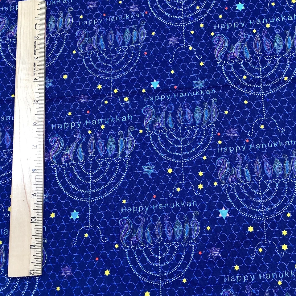 Telas QT Turnowsky Happy Hanukkah 27165 N Menorá Azul Algodón 38x40 Foto 3 de 3