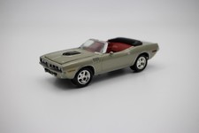 Johnny Lightning 1971 Plymouth Hemi Cuda Convertible Gold Red Interior 164