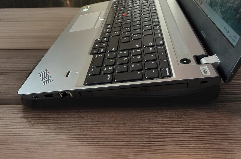 Lenovo ThinkPad E570 i5-7500U 16GB 256GB SSD 15,6" FHD Win11 Pro 25H2 Nvidia 2GB - Bild 4 von 4