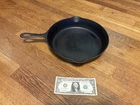 New ListingGORGEOUS VINTAGE CAST IRON GRISWOLD #9 SKILLET w- Heat Ring Some Carbon