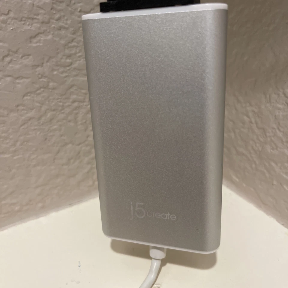 j5create USB to VGA Display Adapter JUA210 for Windows & Mac + Mini Disp. to VGA - Image 2 of 3