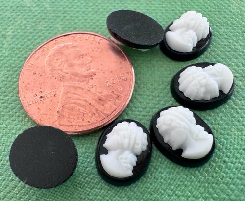 Vintage All Glass 8 x 10mm Black & White Cameo Cabs Cabochons 6