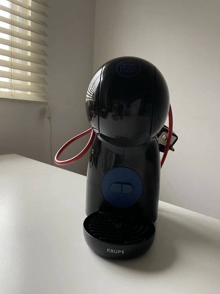 Krups KP1A0 Dolce Gusto Capsule Coffee Machine 15 Bar 1600W 0.8L Black/Blue, photo 2 of 5