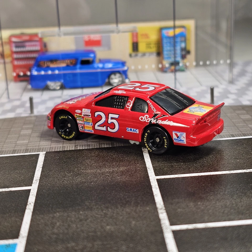 1996 Racing Champions 25 Ken Schrader Nascar Hendrick Pedigree Chevy Monte Carlo - Image 4 of 4