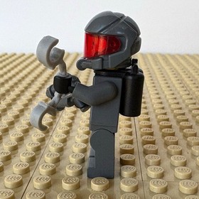 LEGO Space Police 3: Officer 14, GUN, HANDCUFFS, sp118, 5984, LUNAR LIMO, 2010