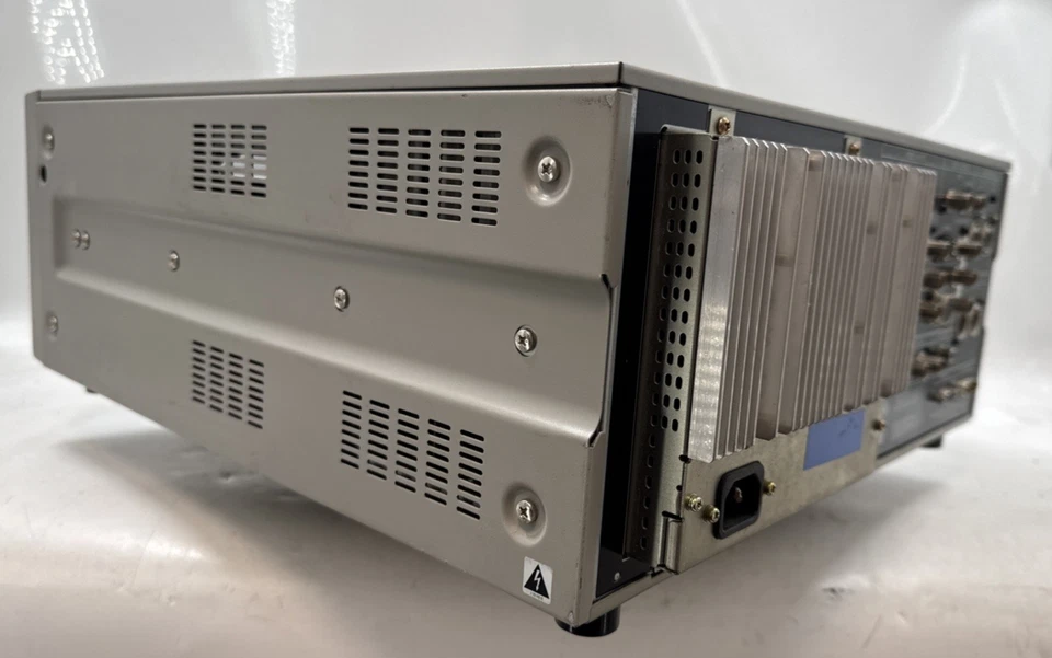 Sony UVW-1800 Betacam SP Videocassette Player Recorder - POWERS ON - EB-19310 - Bild 3 von 4