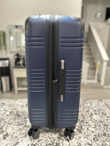 Travelpro Roundtrip Hardside Set, 1 Carry-On & 1 Medium Check-In - Picture 4 of 4
