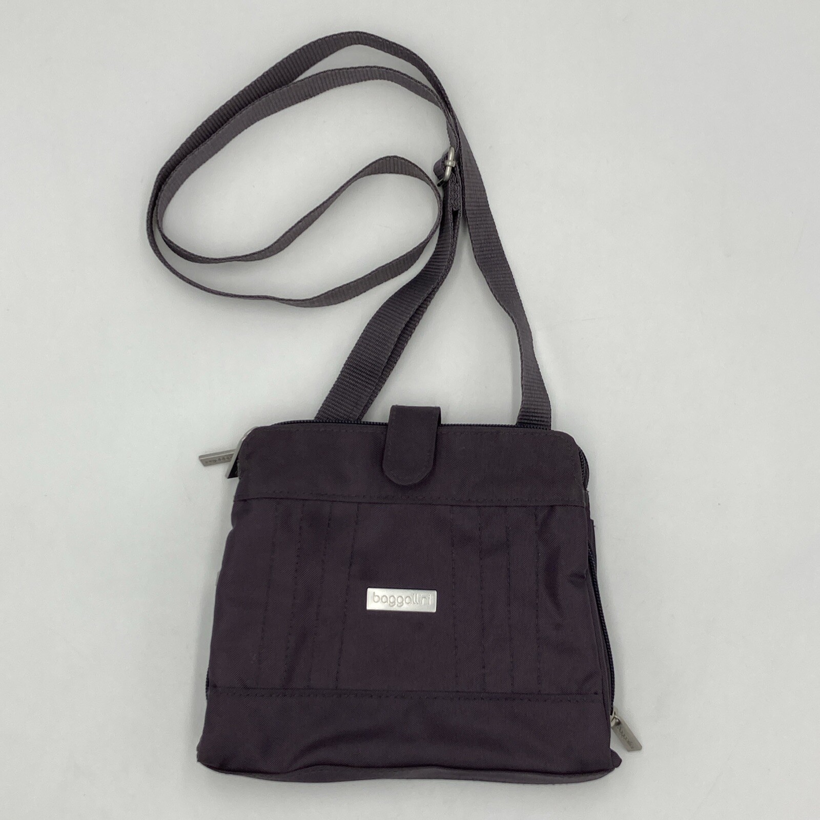 Baggallini Travel Crossbody Bag Gray Water Resistant Nylon Lightweight Pocket 7