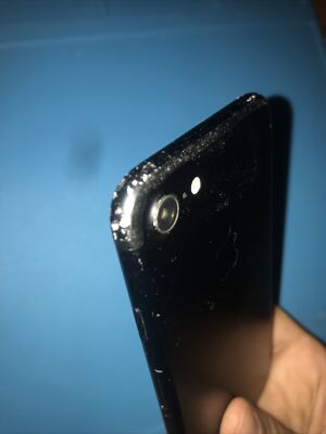 Apple iPhone 7 - 32GB - Jet Black (Unlocked) A1778 (GSM