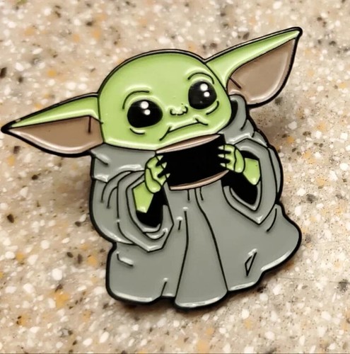Baby Yoda Enamel Pin Grogu Drinking Squid Soup Baby Yoda The Mandalorian child - Picture 1 of 3