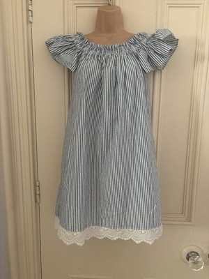 Zara Basic Gr. M blau-weiß schulterfreies kurzes Kleid, Spitzenboden