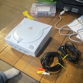 SEGA Dreamcast Home Console White Composite RCA Video Game System