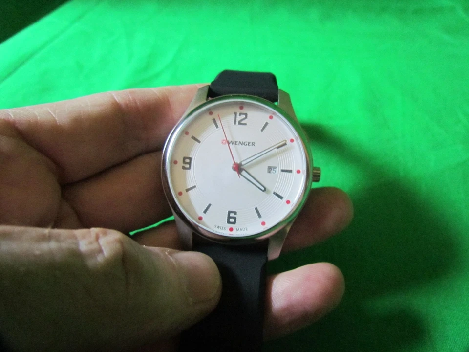 Reloj Wenger Swiss Army Para Hombre 01.1441.108 City Sport Esfera Blanca 42mm Muy Bonito Foto 2 de 4