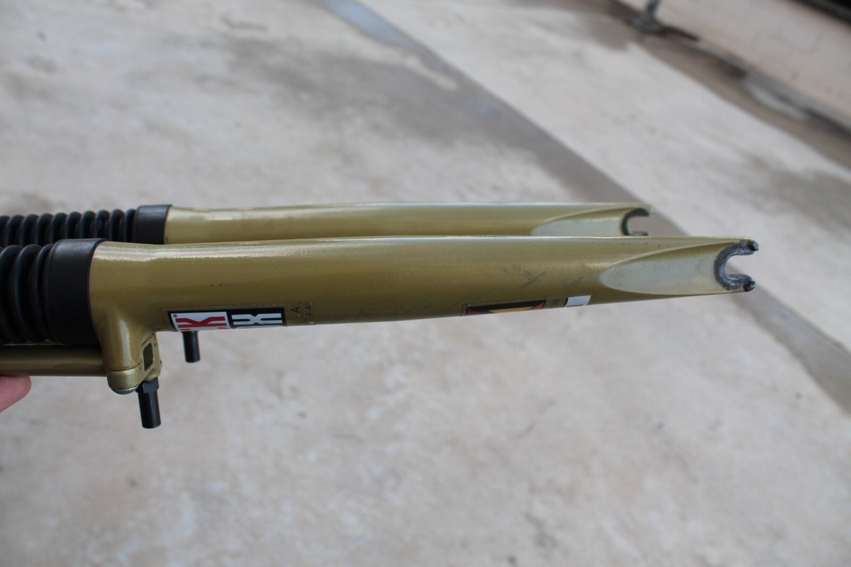 Restoration of a Rock Shox Mag 21 Sl Ti including color
