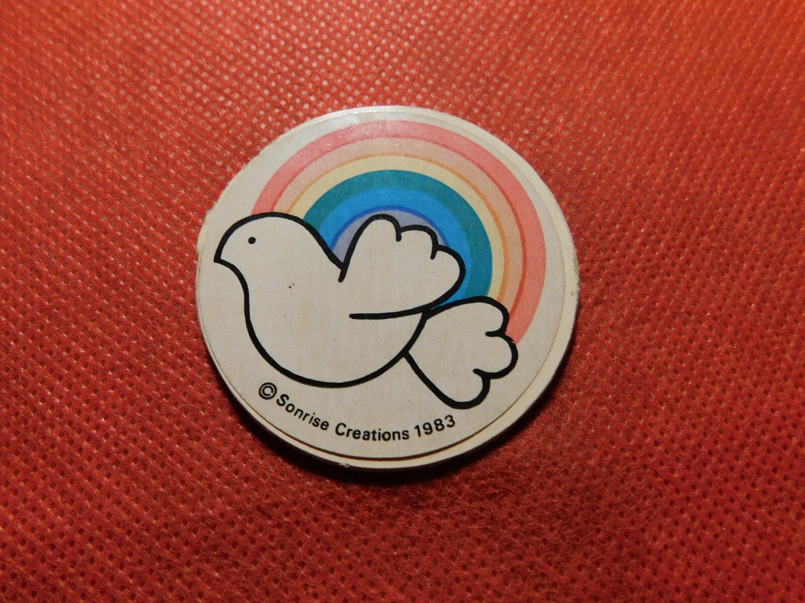 1983 SUNRISE CREATIONS BIRD AND RAINBOW MAGNET!   a339XCX