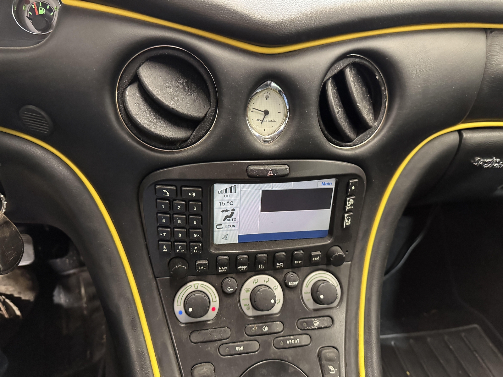 02-06 MASERATI SPYDER CONVERTIBLE NAVIGATION DISPLAY SCREEN & RADIO RECEIVER