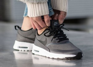 air max thea black size 7