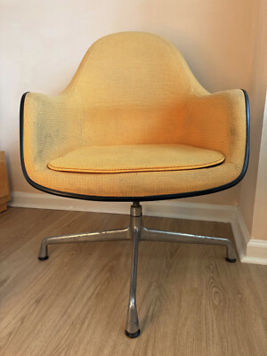 Vintage Eames Loose Cushion Fiberglass Tiltable Shell Chair