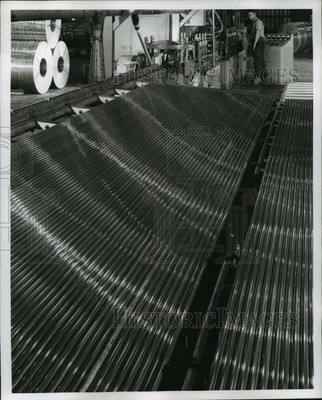 Press Photo Lengths of Aluminum Tubing in Reynolds Metals Company Alloys Plant | eBay