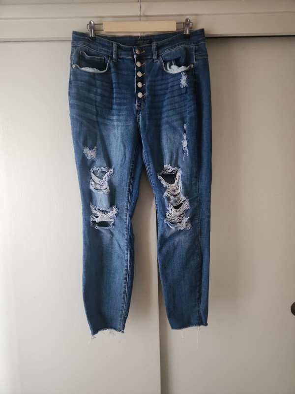 Judy Blue Jeans Women 14W Straight Distressed Whisker button front Stretch
