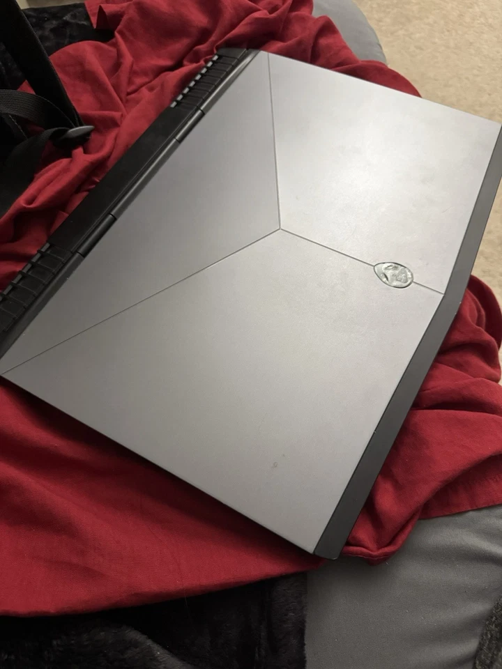 Alienware 15r4 Foto 2 de 4