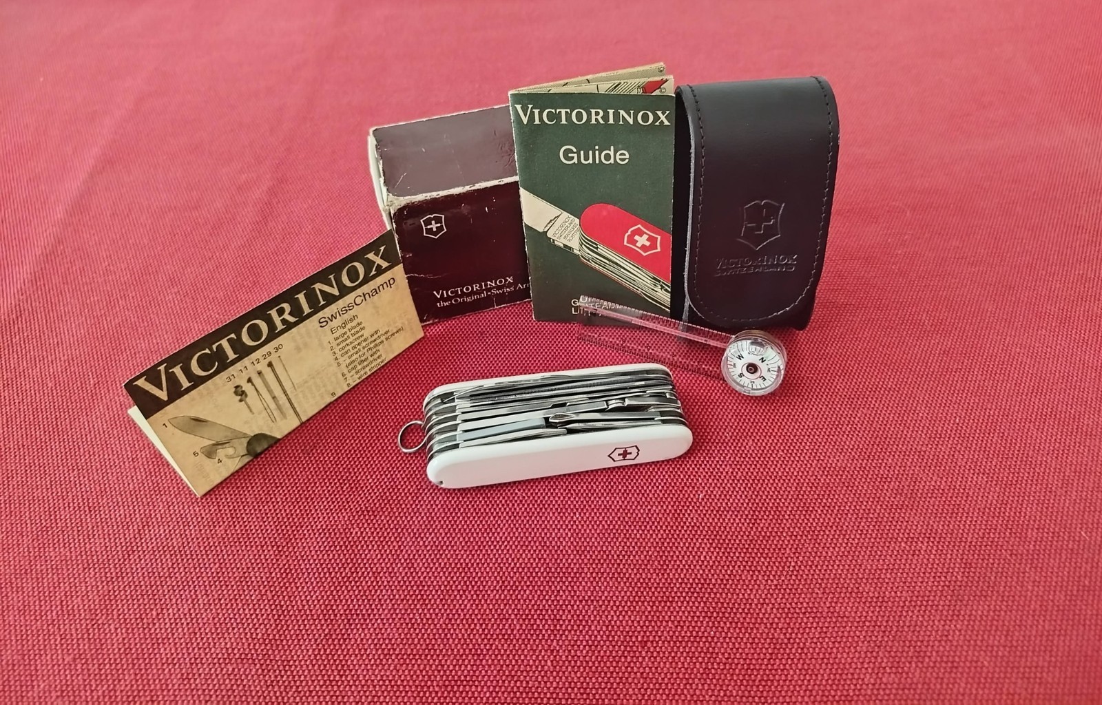 Victorinox SwissChamp 1.6795 White Officier Suisse Box Paper