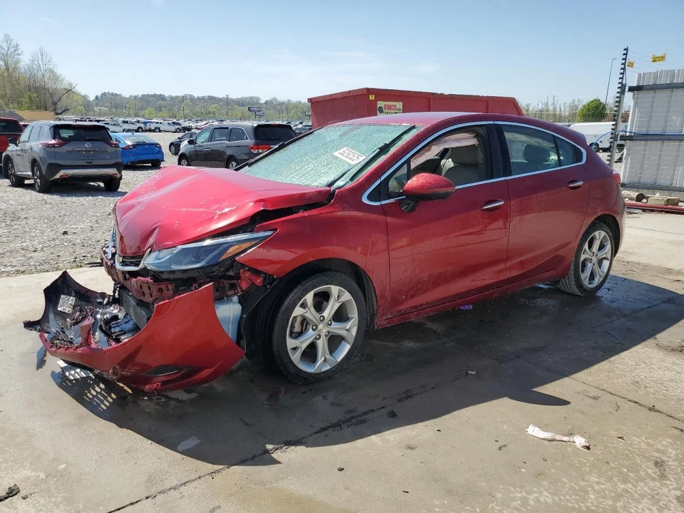 Used Front Right Door Interior Trim Panel fits: 2017 Chevrolet Cruze Grade A Foto 2 de 4