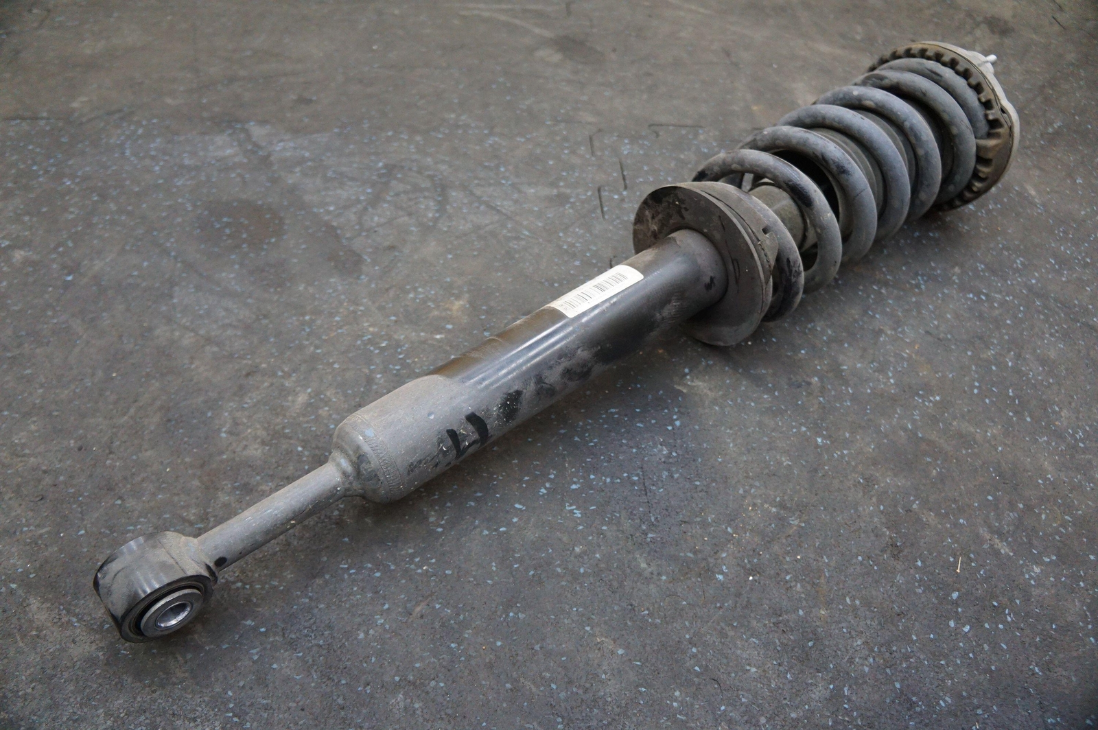 Front Left Or Right Shock Spring Strut 670008896 OEM Maserati Ghibli 2014-17+