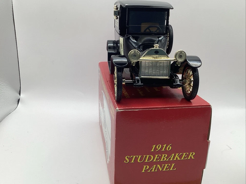 Vintage 1/25 Liberty Classics 1916 Studebaker Panel US Mail Limited EDT. - Image 4 of 4