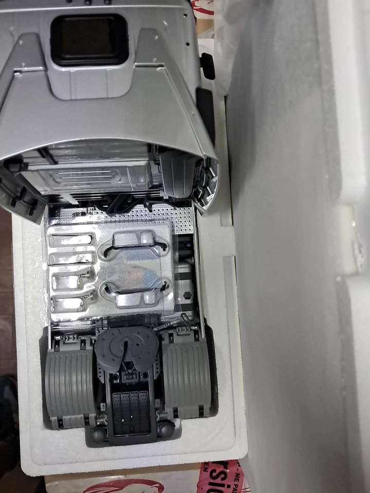 Eligor Mercedes Benz Actros V8 2008 1/18 - Immagine 4 di 4