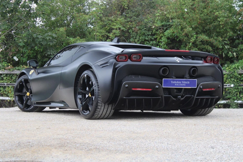 2021 Ferrari SF90 Stradale 4.0T V8 7.9kWh F1 DCT 4WD Euro 6 (s/s) 2dr COUPE Petr - Image 3 of 4