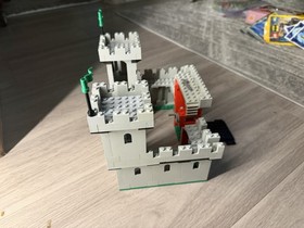 LEGO Black Falcons Knight's Castle 6073 Set 1984
