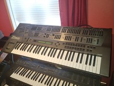 Roland JD-800 Vintage Synthesizer - Excellent