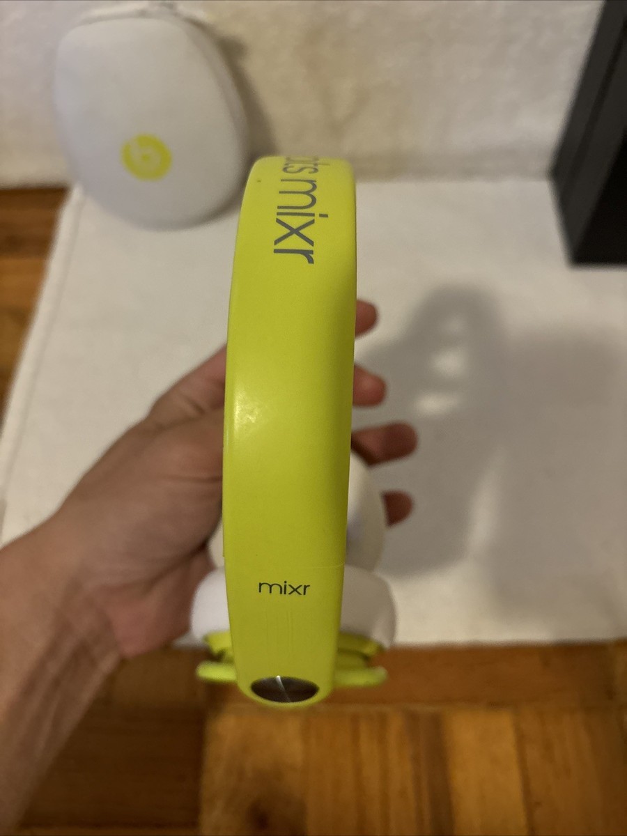 未開封beats mixr イエロー First Look: 2013 Beats MIXR Neon Yellow unboxing - YouTube