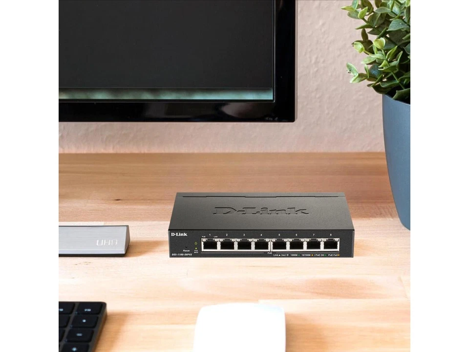 D-Link 8-Port Gigabit Smart Managed PoE+ Switch | 8 PoE+ Ports (64W) | Compact - Image 4 of 4