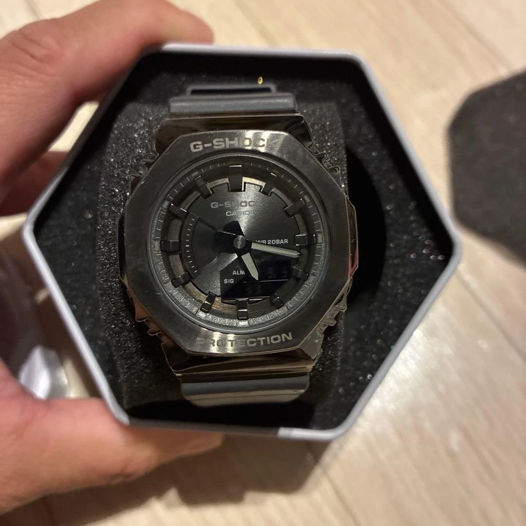 [Usado] Reloj G-SHOCK GM-2100 Metal Cubierto Negro Octagonal 200M WR - De JAPÓN