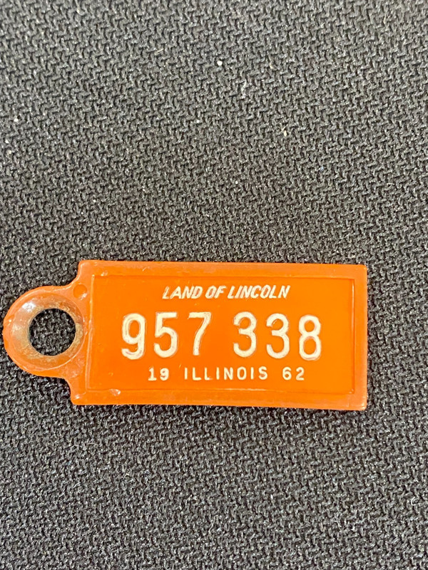 1962 ILLINOIS DAV Disabled Vets License Plate Keychain #957 338 LAND OF LINCOLN