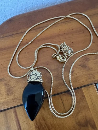 Givenchy Collana Vintage con Ciondolo in Resina Nera Tono Oro
