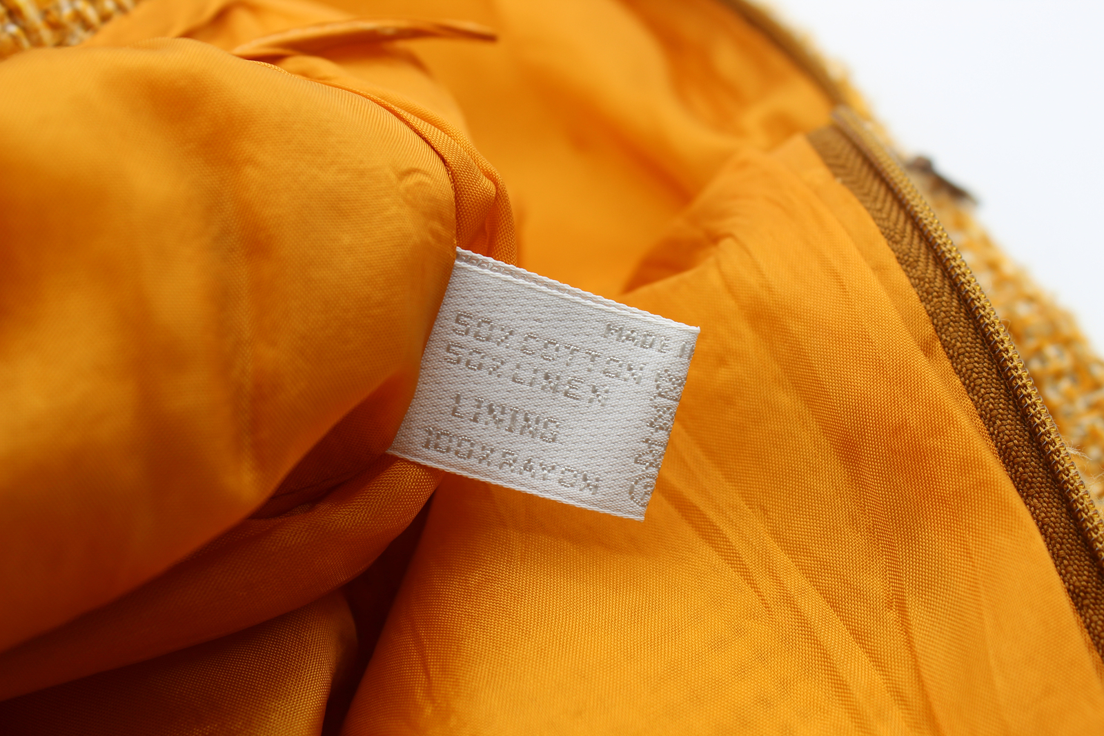 PRADA 96 Linen Pants - Very Good Condition, Minimal Wear image 3