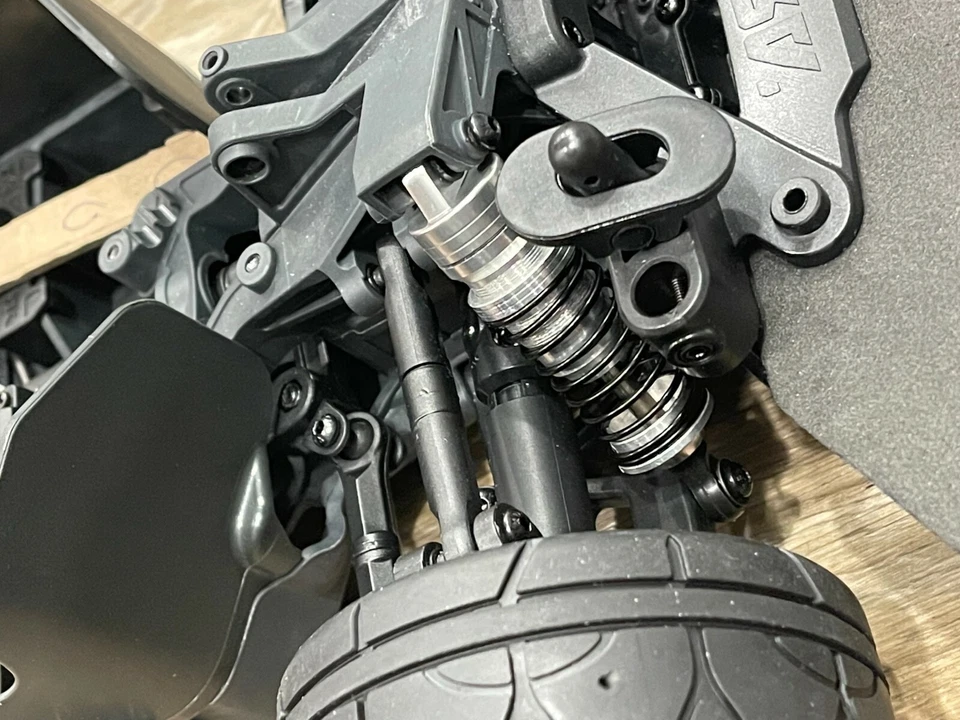 Amortiguador roscado de aluminio para 1/8 Arrma Vendetta 3S BLX rojo Foto 2 de 2