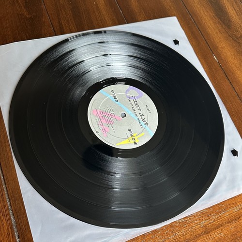 The Principle of Moments by Robert Plant (LP) features "In the Mood" & "Big Log" - Picture 5 of 9
